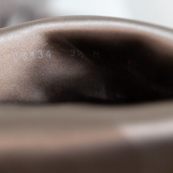 Stuart Weitzman Highland Over The Knee Boots
Taupe ASO Olivia Palermo Size 9.5 - Picture 9 of 15